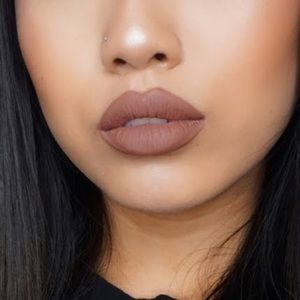 HUDA - Flirt Liquid Matte Lipstick